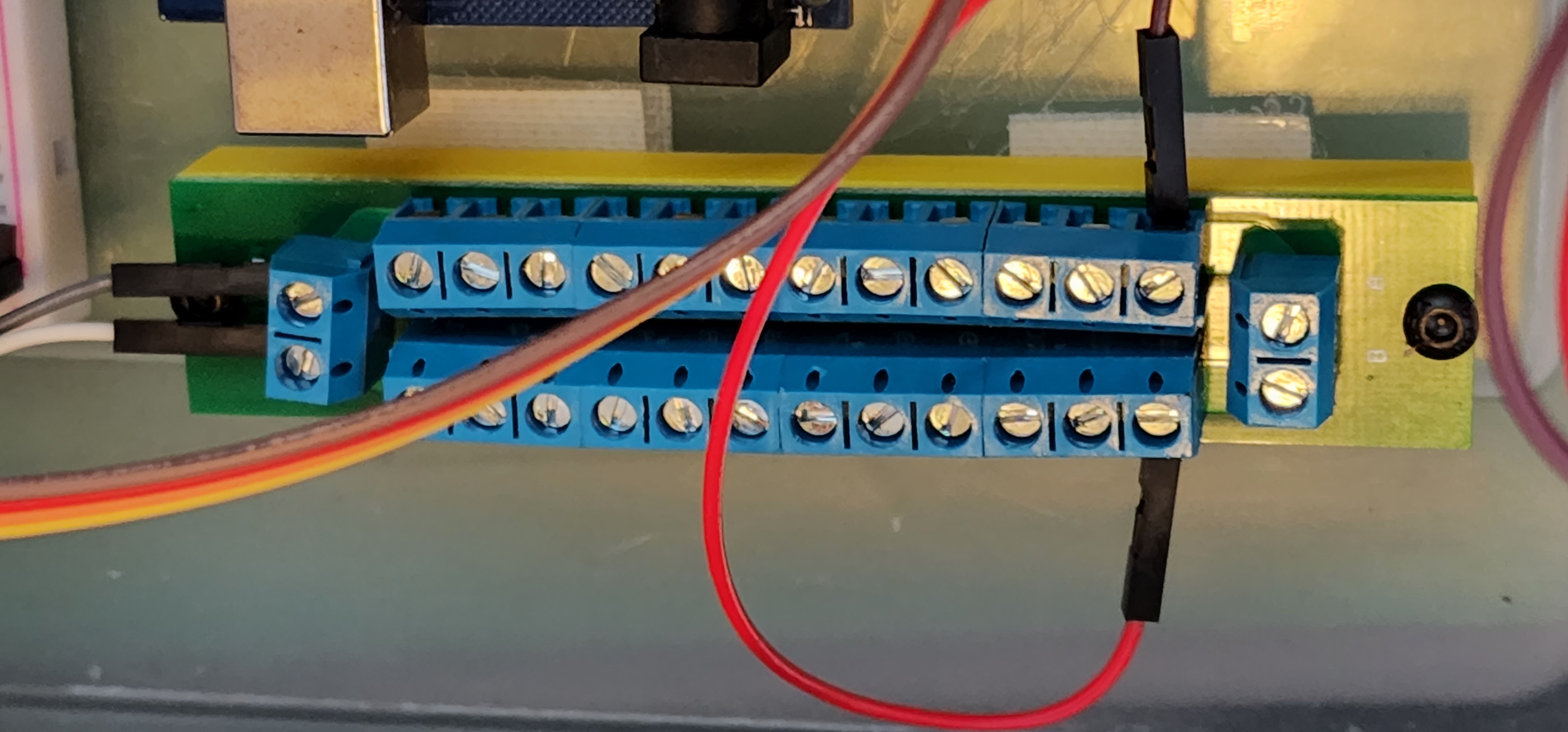 2 x 12 Position Power Distribution Module Mount by Alien3D | Download ...