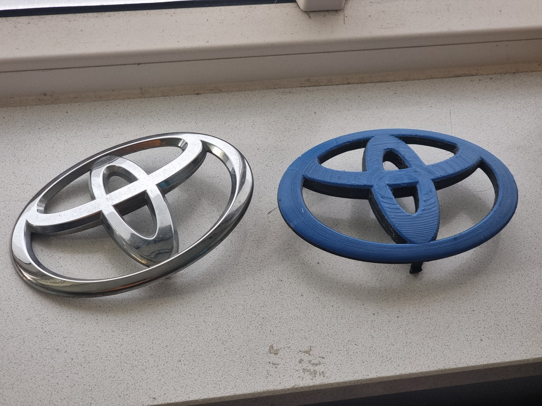Toyota (aygo) front logo replacement