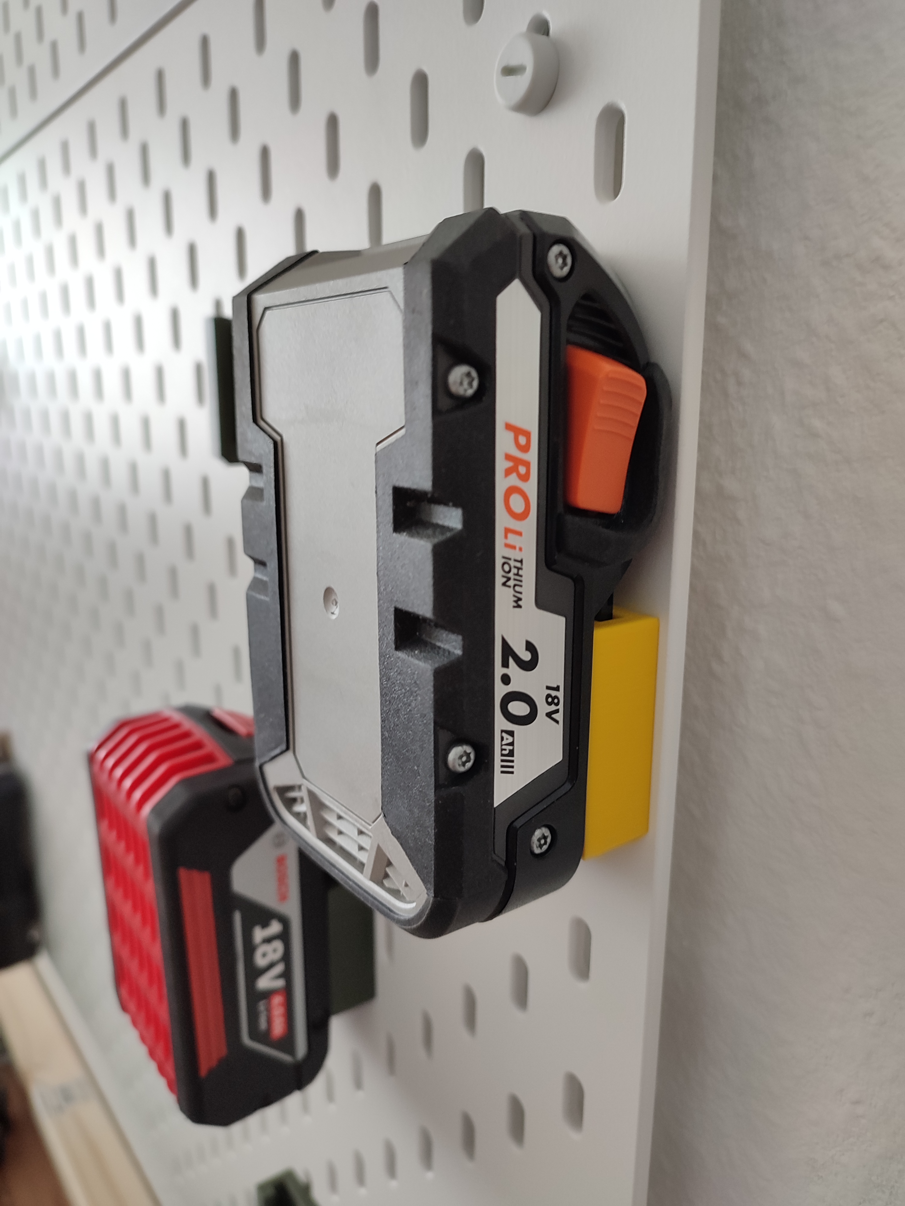 Skadis Battery Mount - AEG Prolithium-Ion 18V