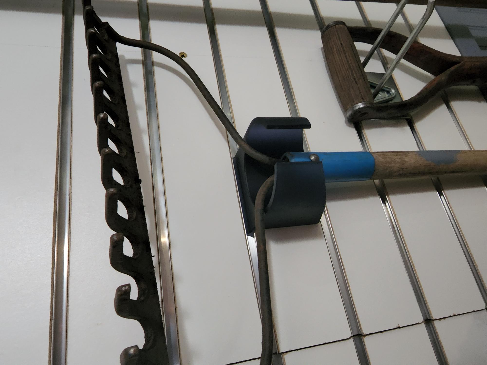 Heavy Duty Slatwall Hanger by espn8theocho Download free STL model