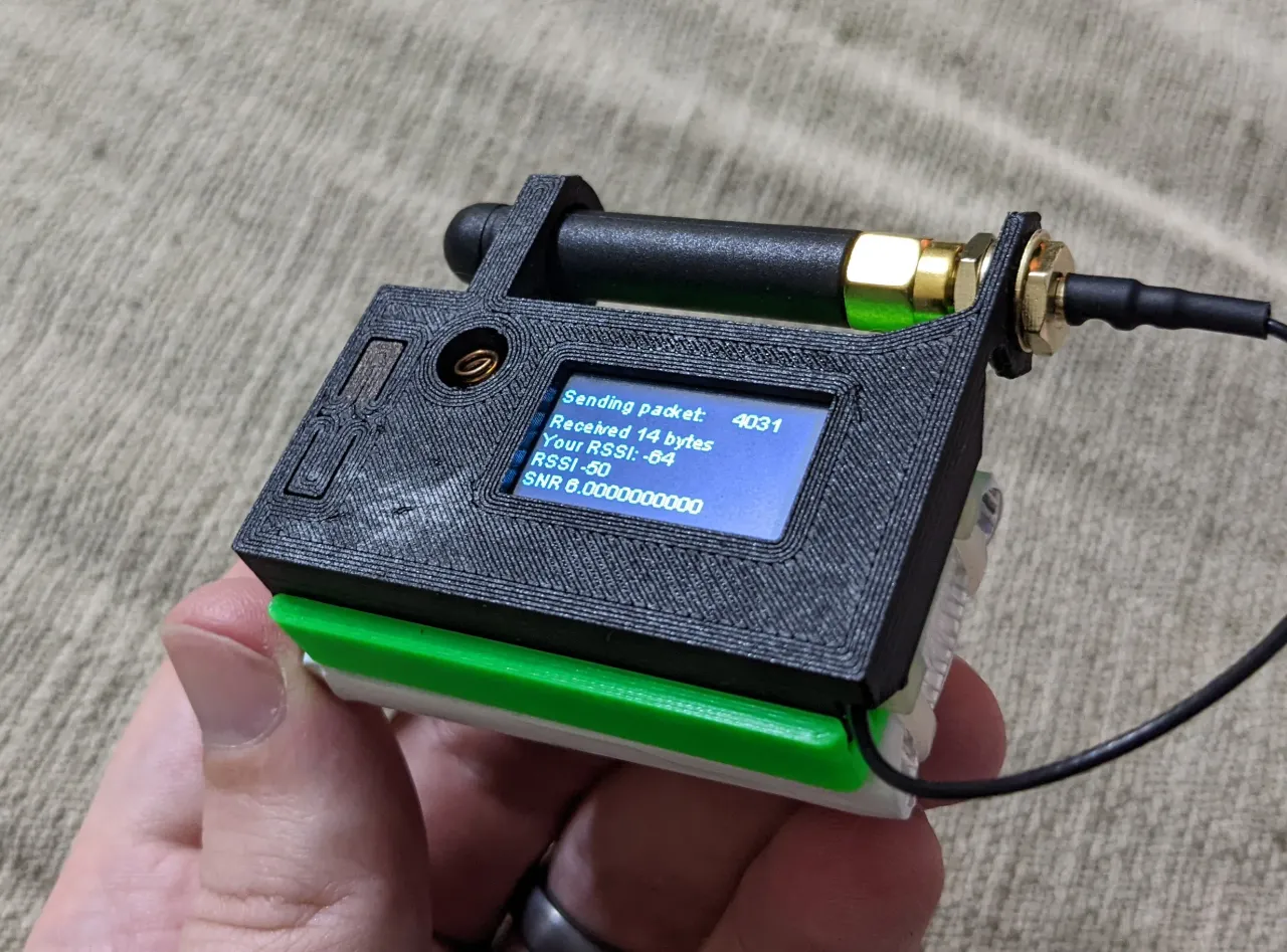 Heltec LoRa 32 Simple Box by KNfLrPn | Download free STL model