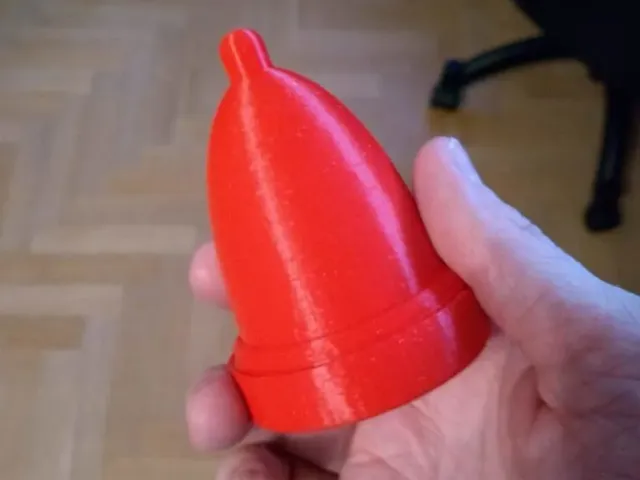Menstrual cup - rigid and ajusted box !