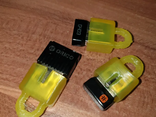 Small USB Stick keeper TPU