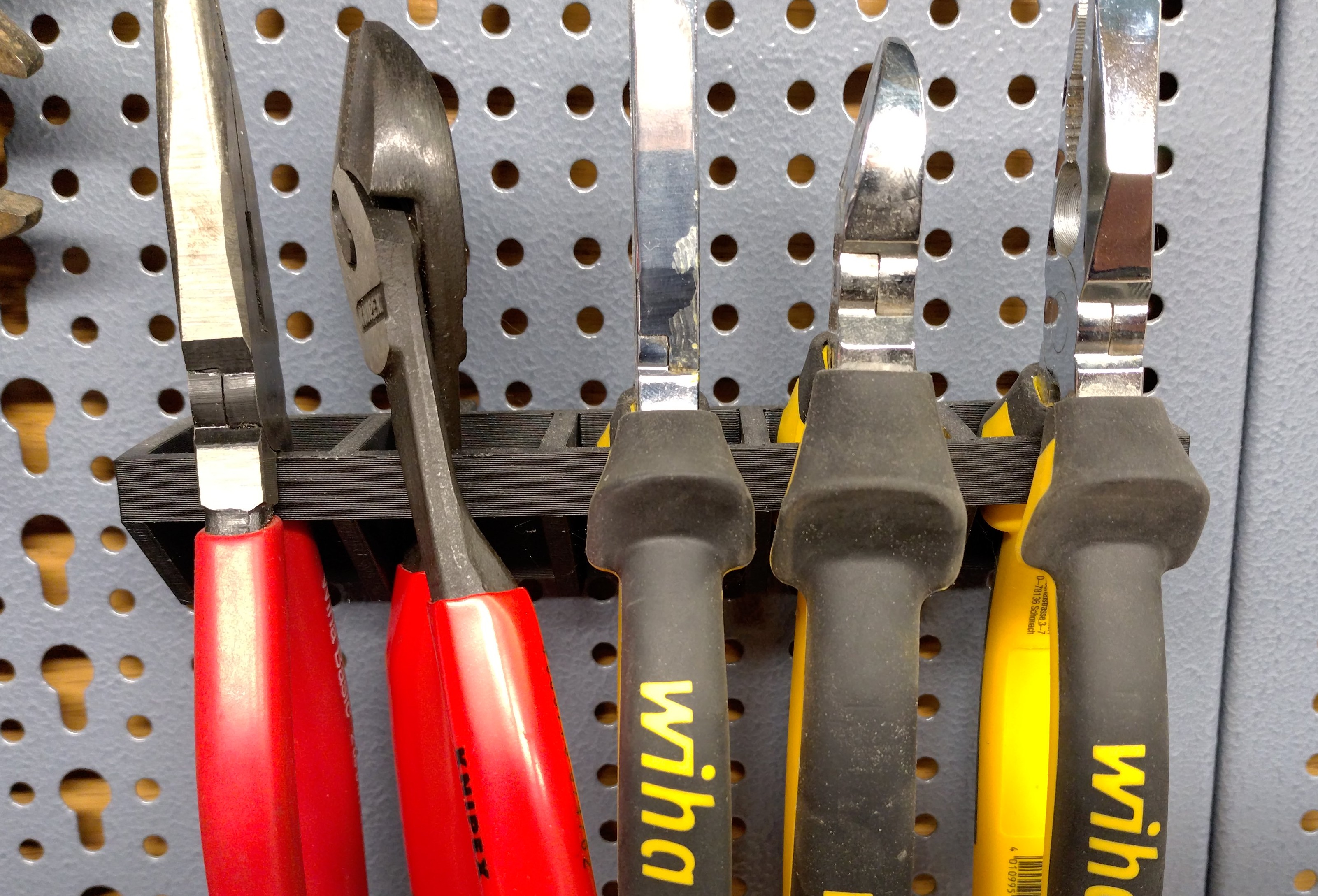 Euro-pegboard pliers storage
