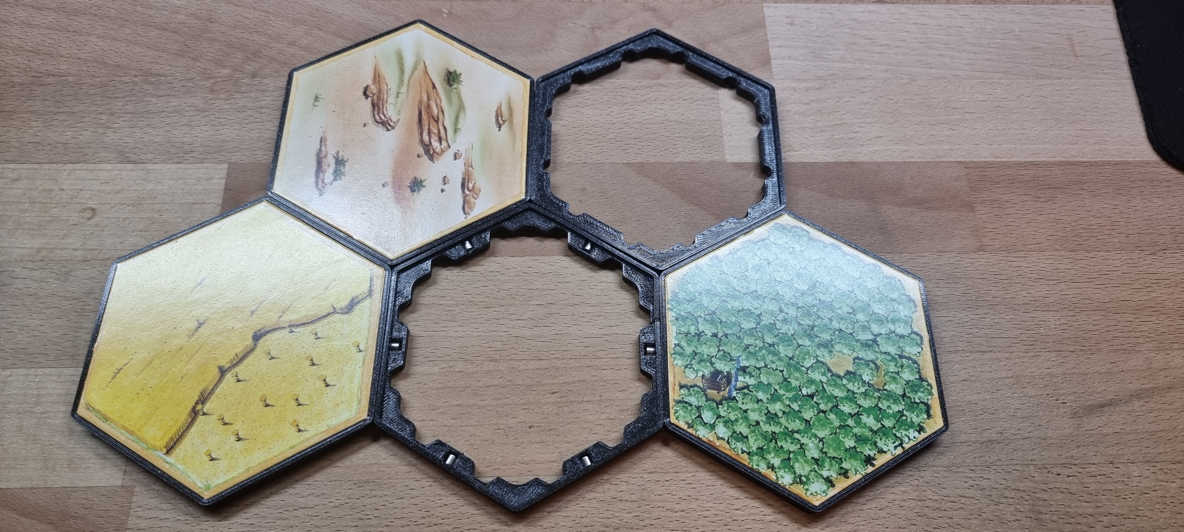 Magnetic hex shells for Settlers of Catan