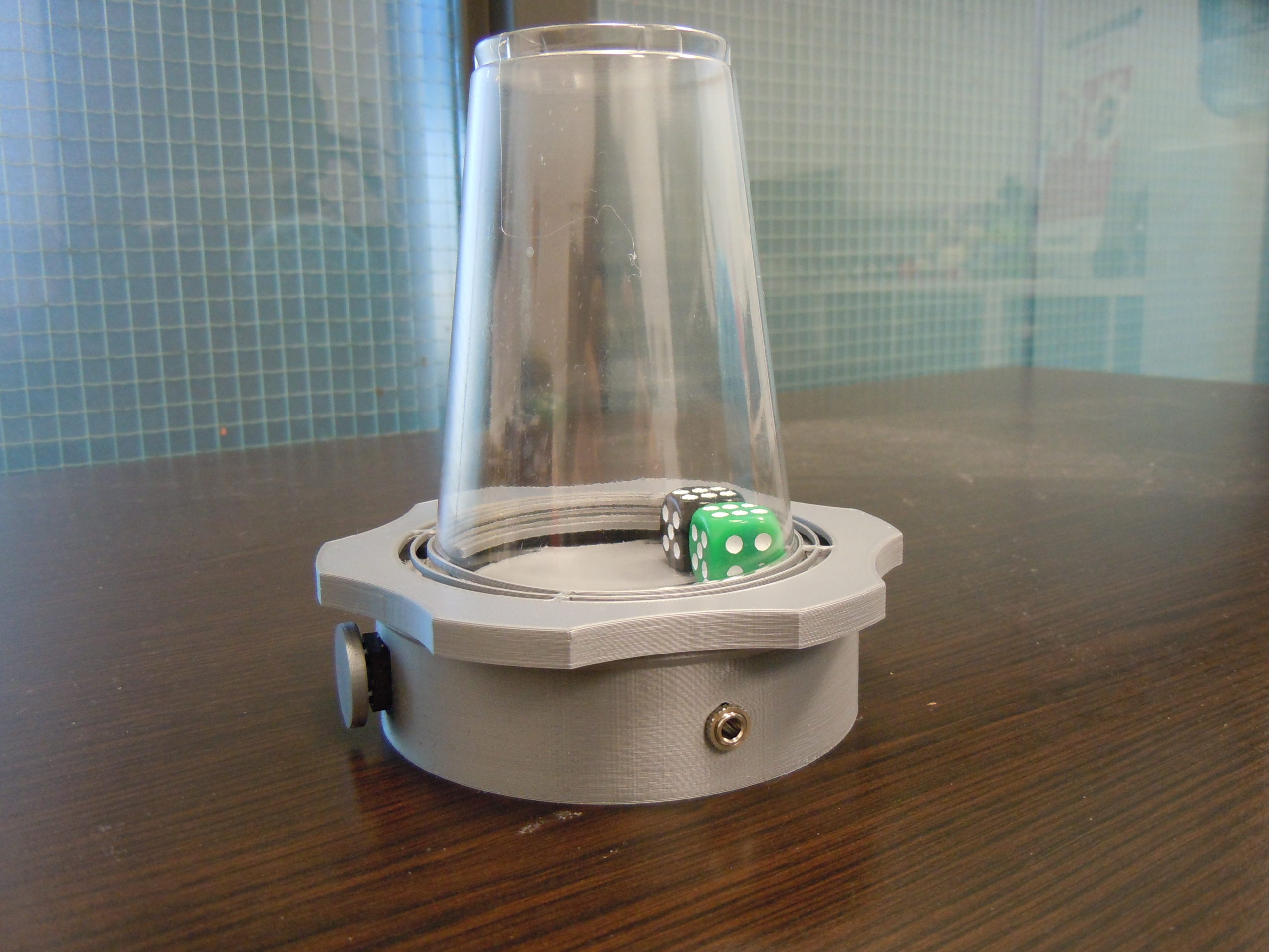 Miniatura 2 do modelo 3D Rumble Plate Dice Roller