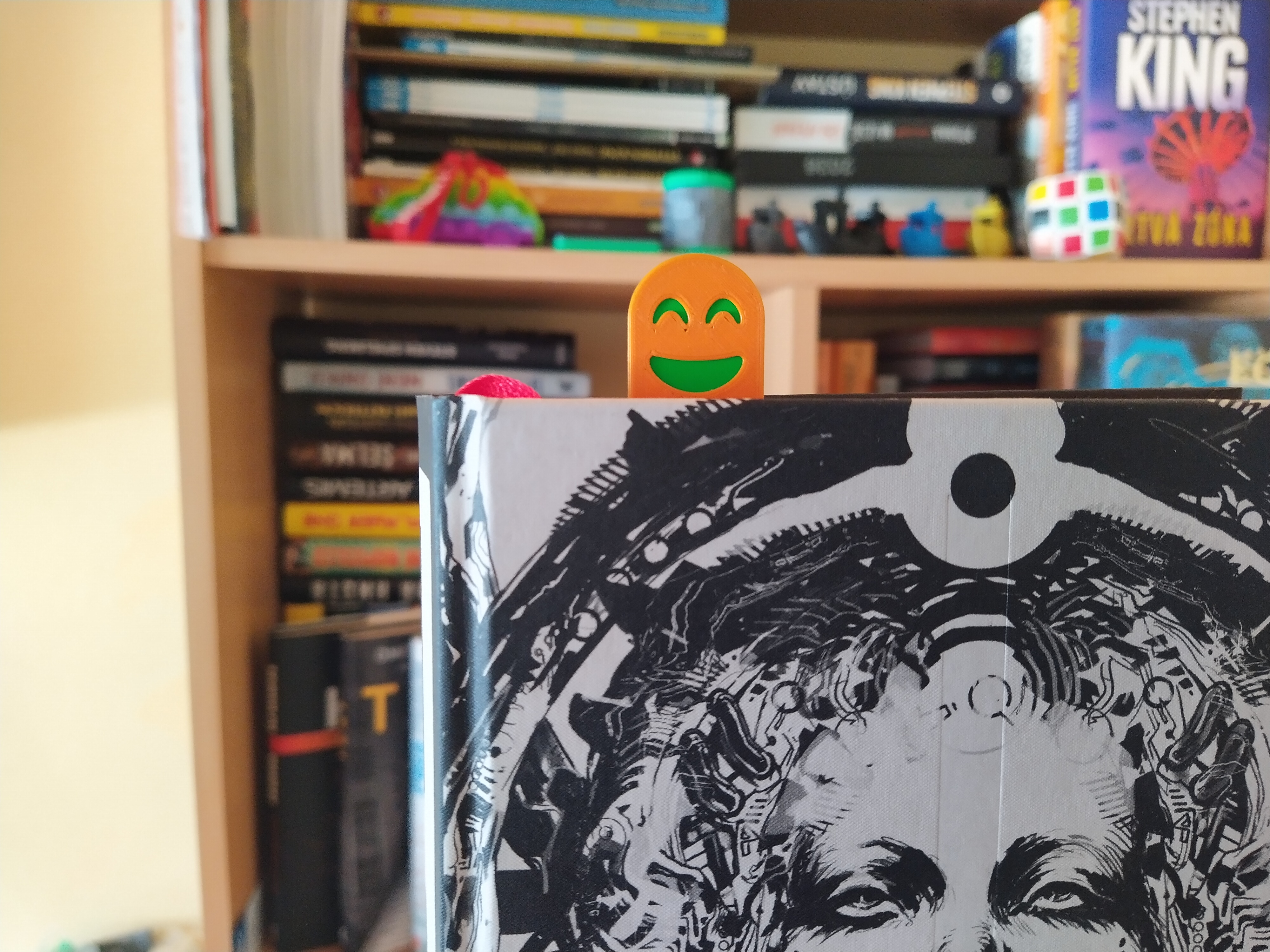 Miniatura 2 do modelo 3D Bookmark with smile