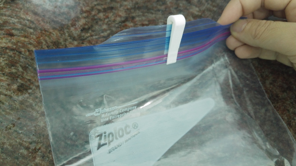 Ziploc Bag Zipper freezer with longer lip