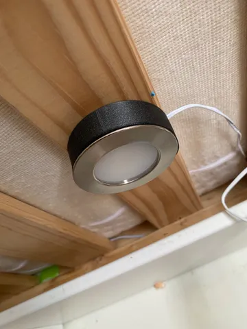 Under cabinet spot light round bracket