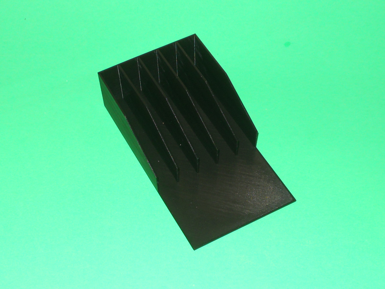 Miniatura 2 do modelo 3D Parametric Vertical Tool Organizer