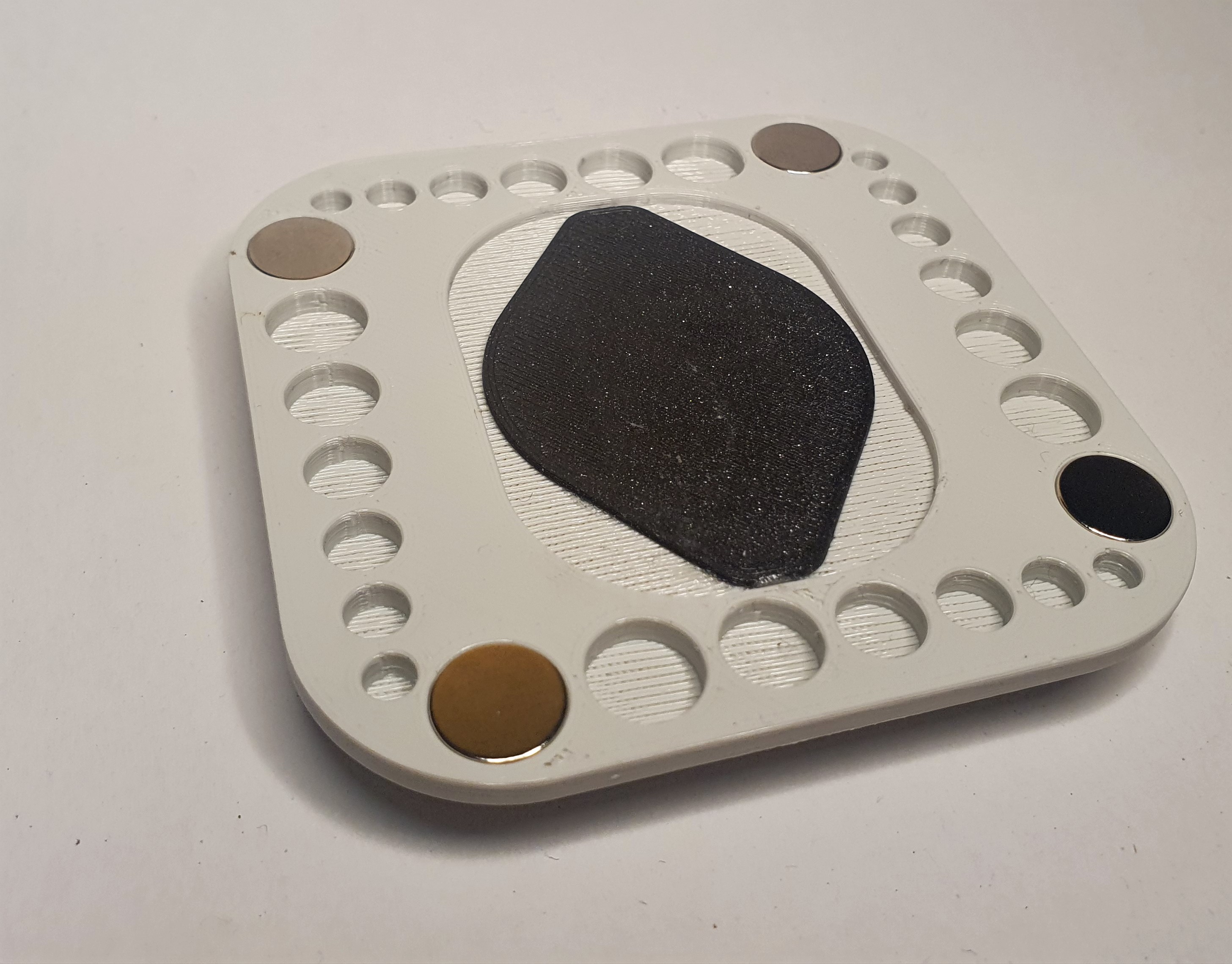 Miniatura 4 do modelo 3D Wall Socket Refrigerator Magnet
