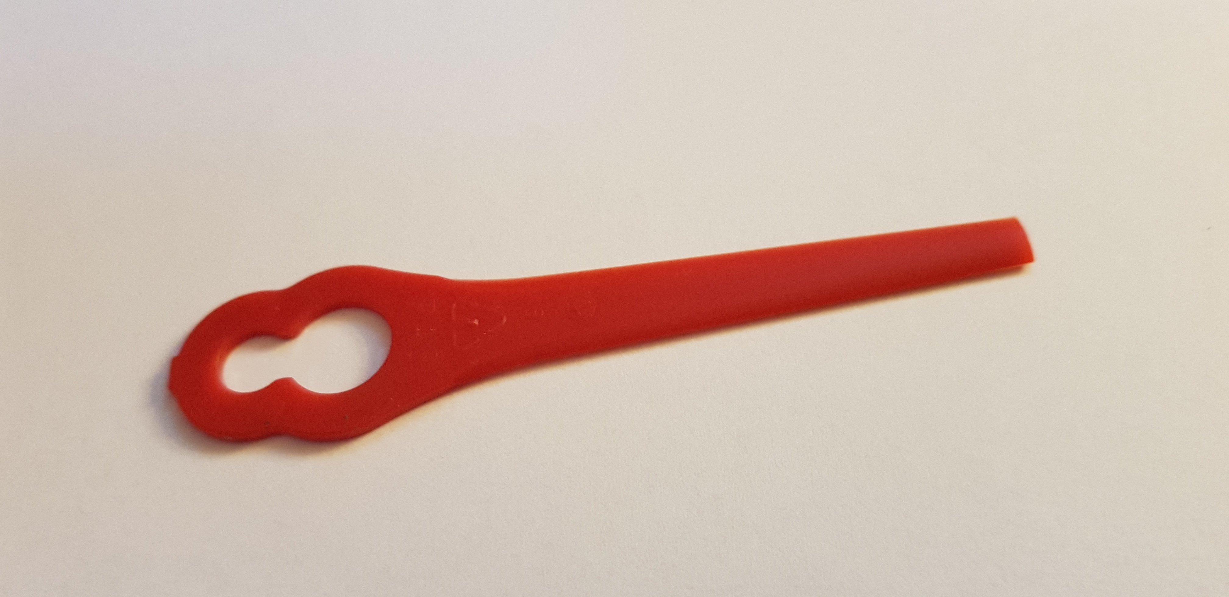 Lawn trimmer blade T372