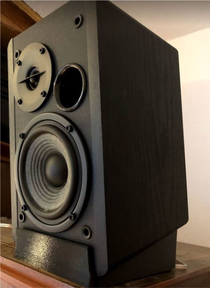 Downward-facing stand for the Edifier R1280DB bookshelf speakers