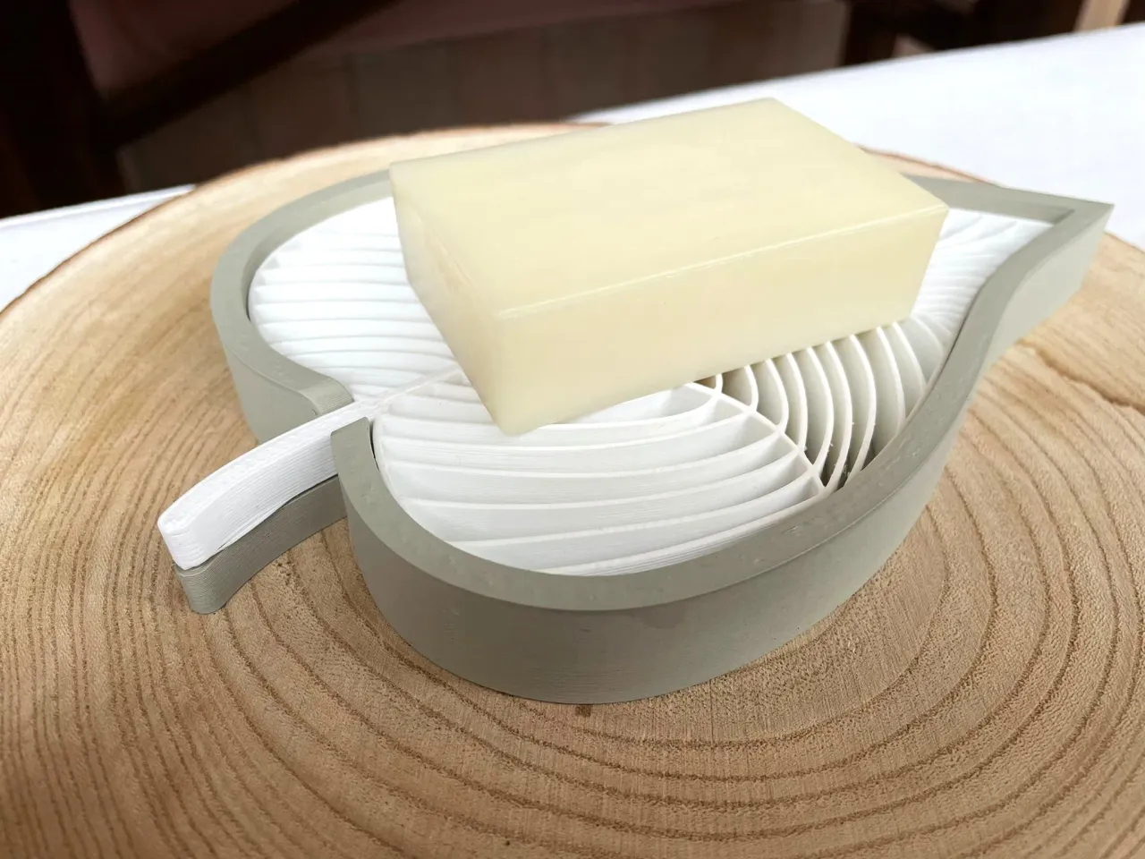 3D Printed Leaf: Self-Draining Soap Dish by bchan