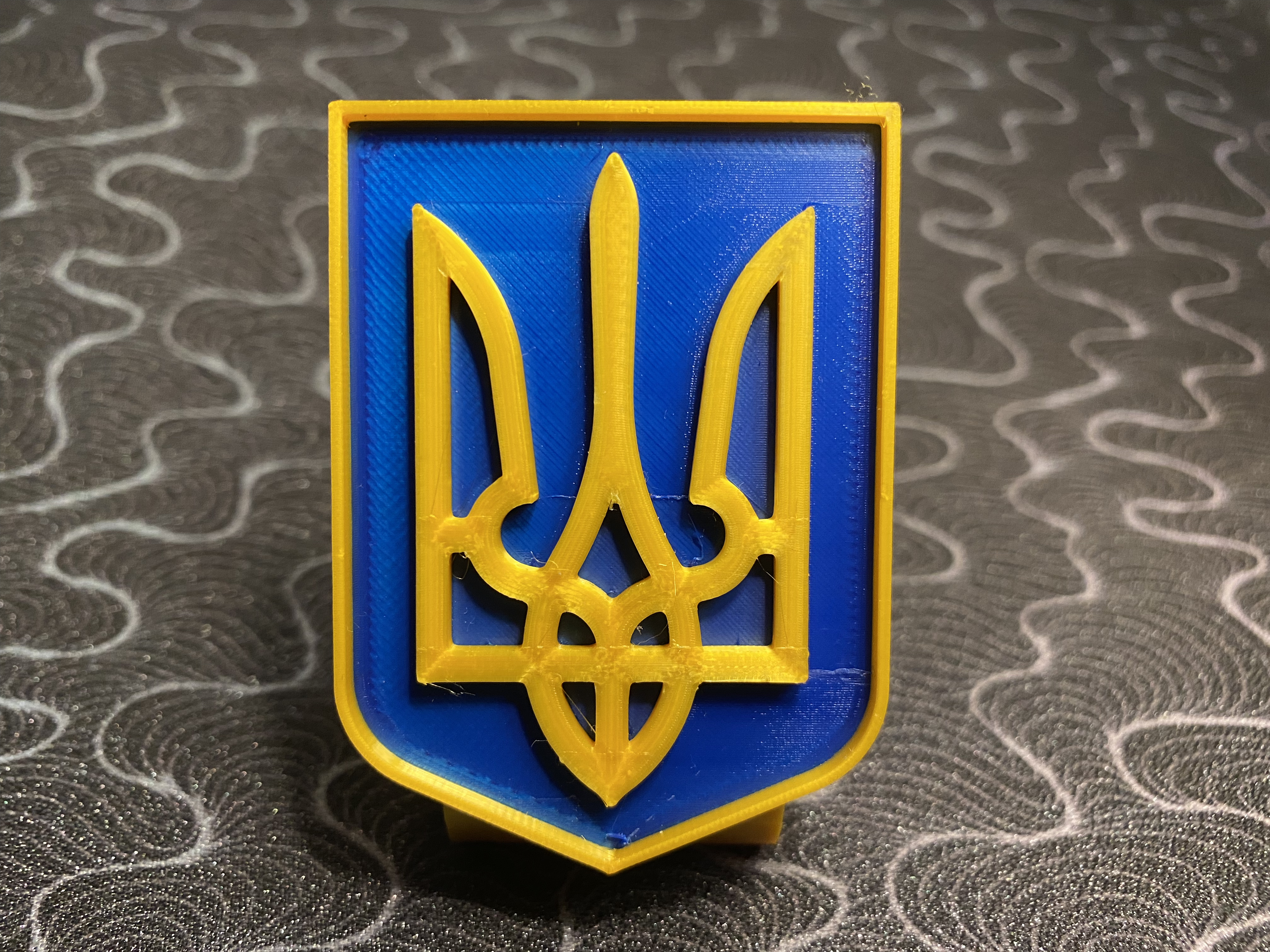 #StandWithUkraine magnet and table emblem