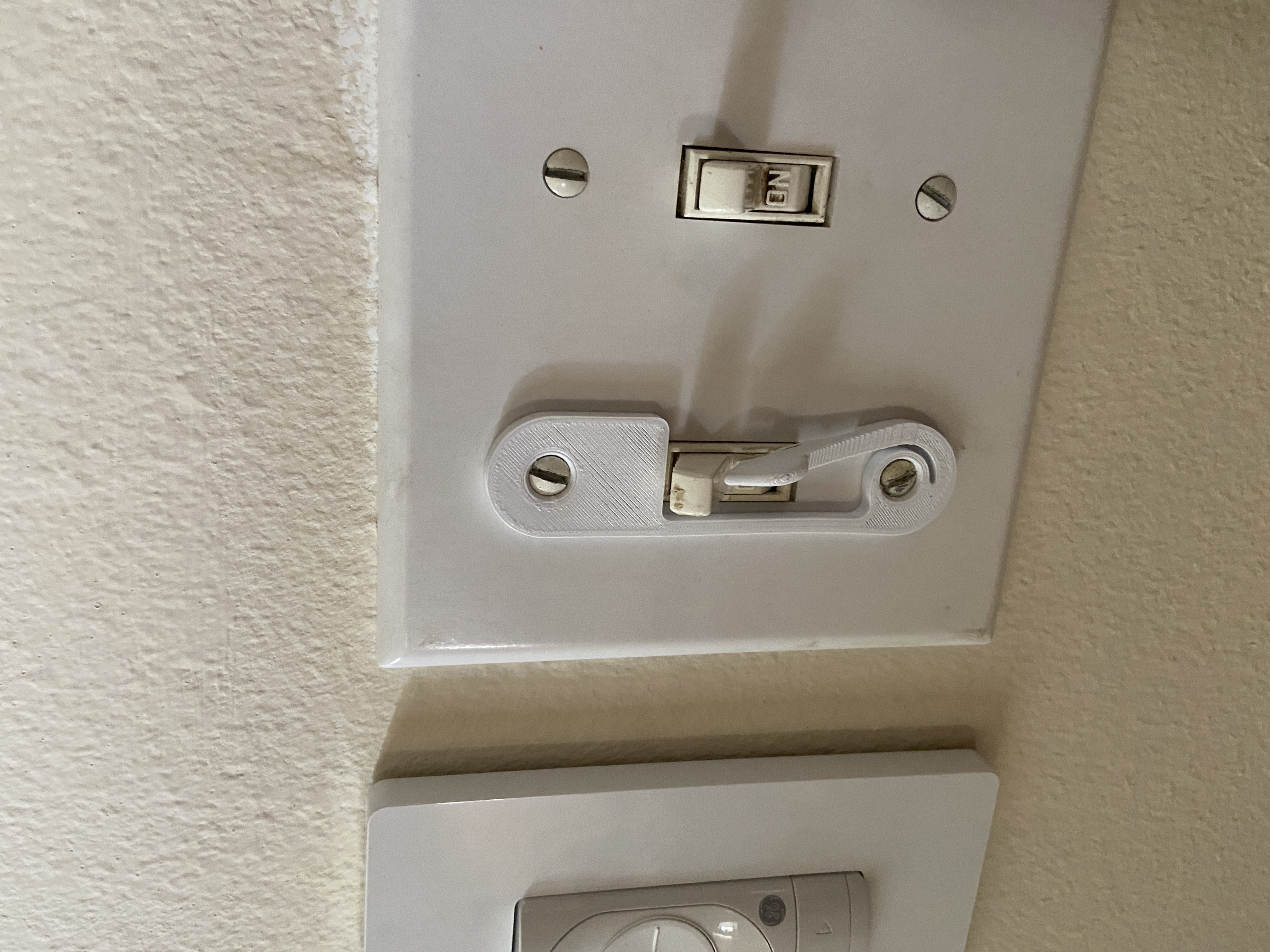 Miniatura 2 do modelo 3D Light Switch Lock