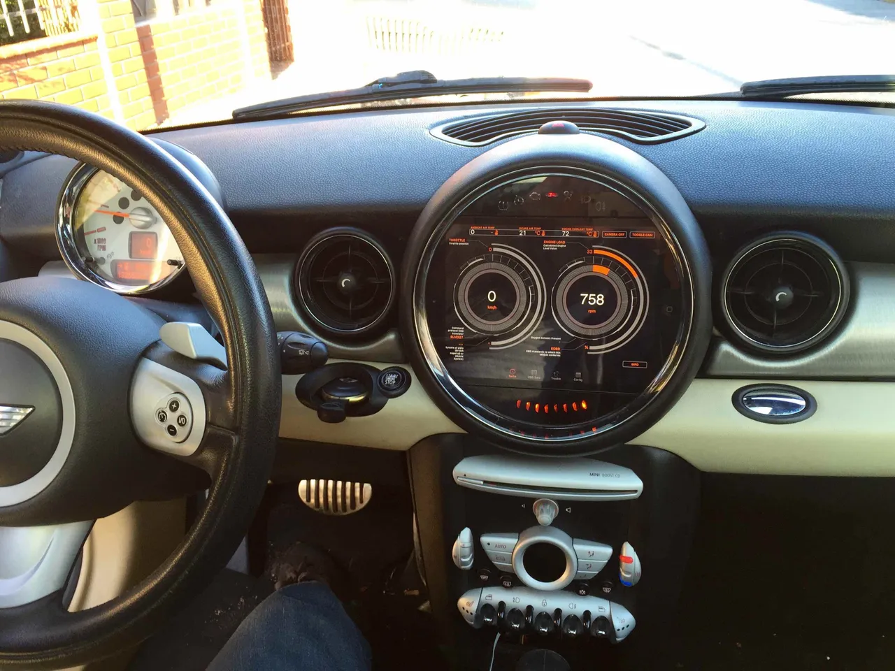 iPad Mini integration for Mini Cooper vehicles by Losicek@me.com | Download  free STL model | Printables.com