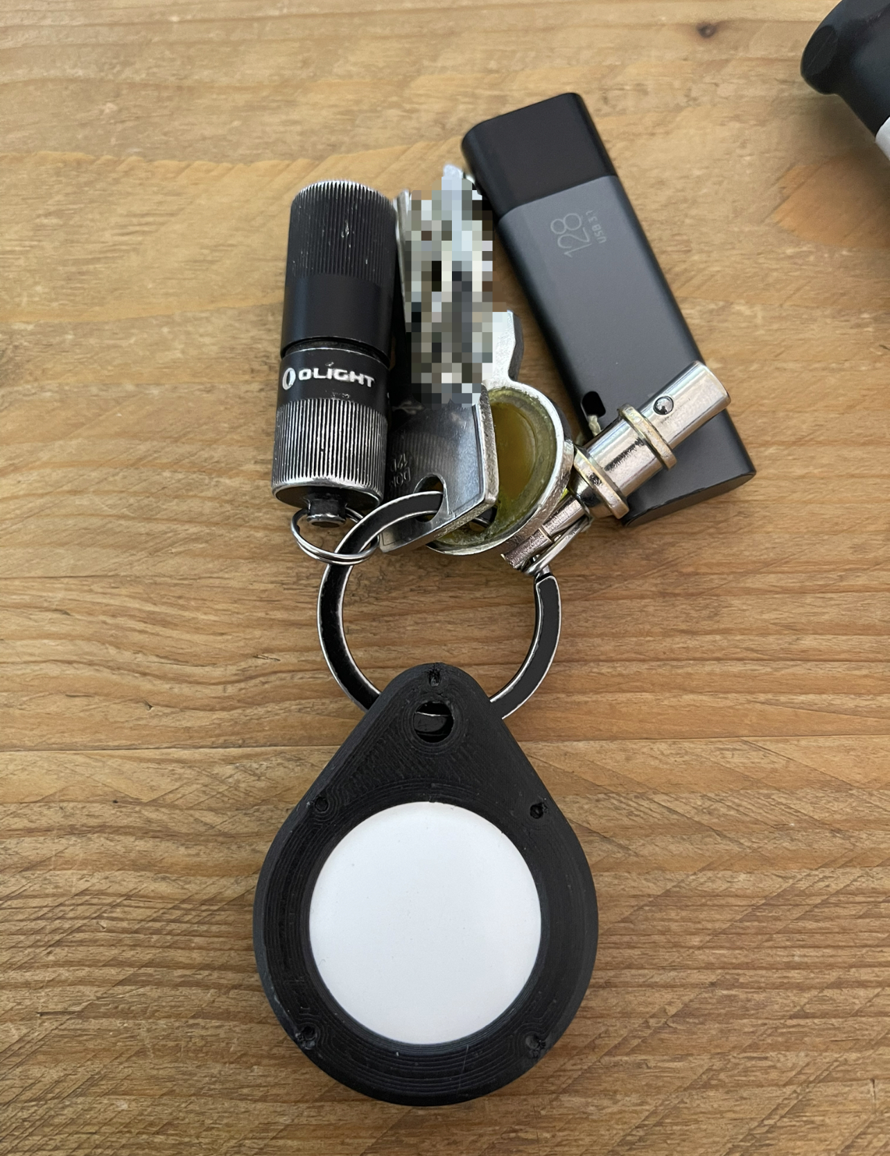 Over-engineered Apple Airtag keyfob/ring by jonasgddfr | Download free ...