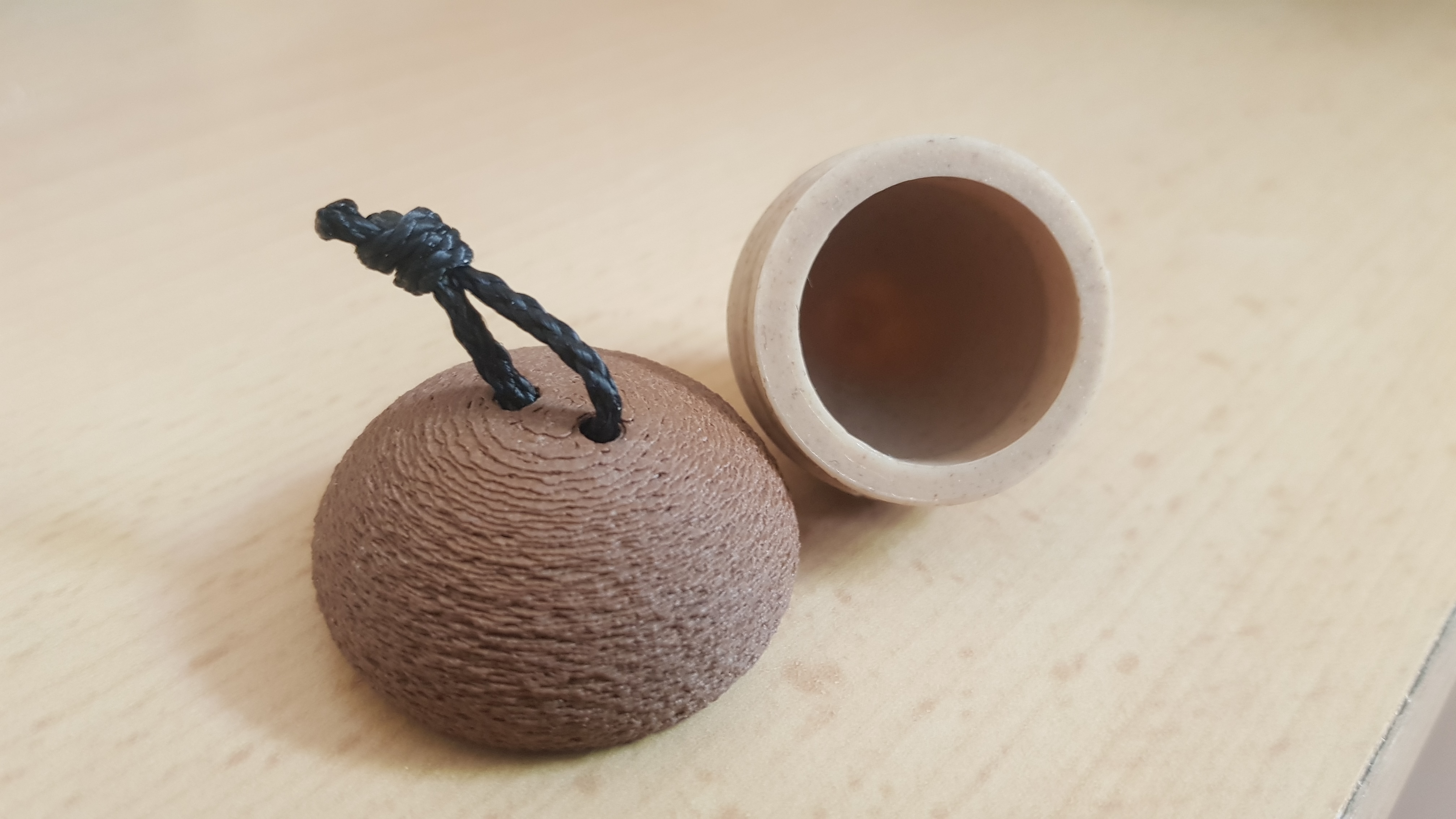 Miniatura 2 do modelo 3D Acorn Container