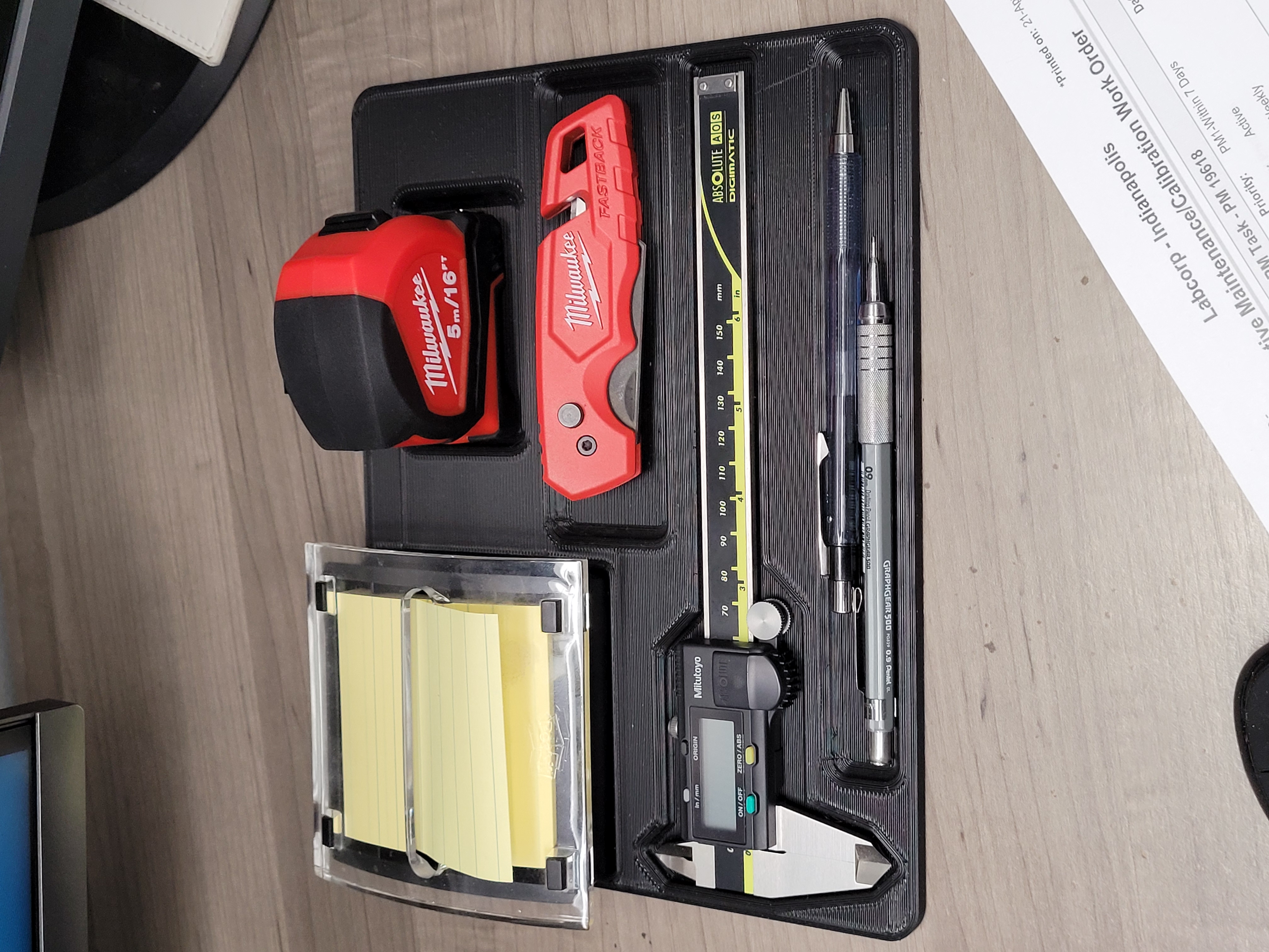 Desk organizer