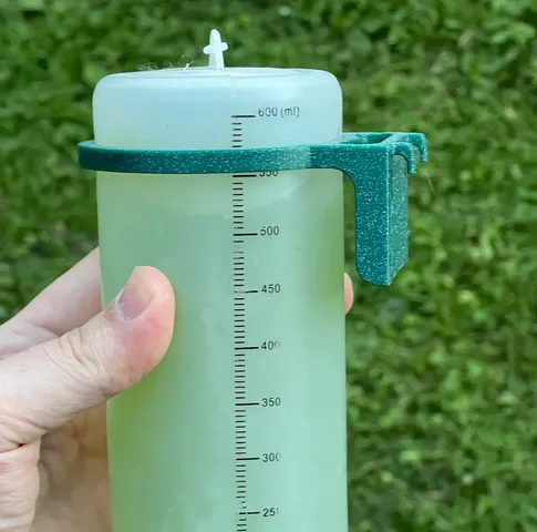 Mount for bunnies water bottle