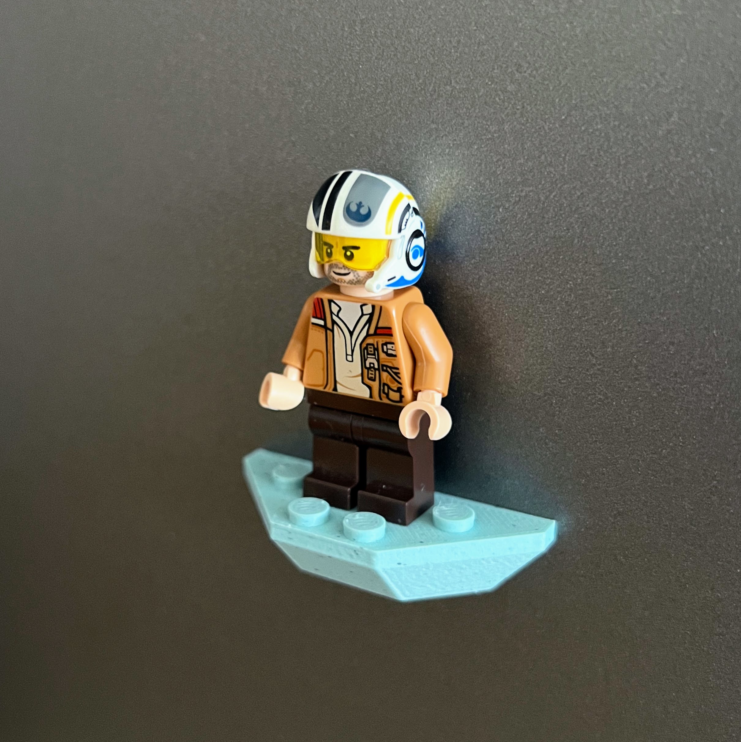 Magnetic Shelf for LEGO Minfigures