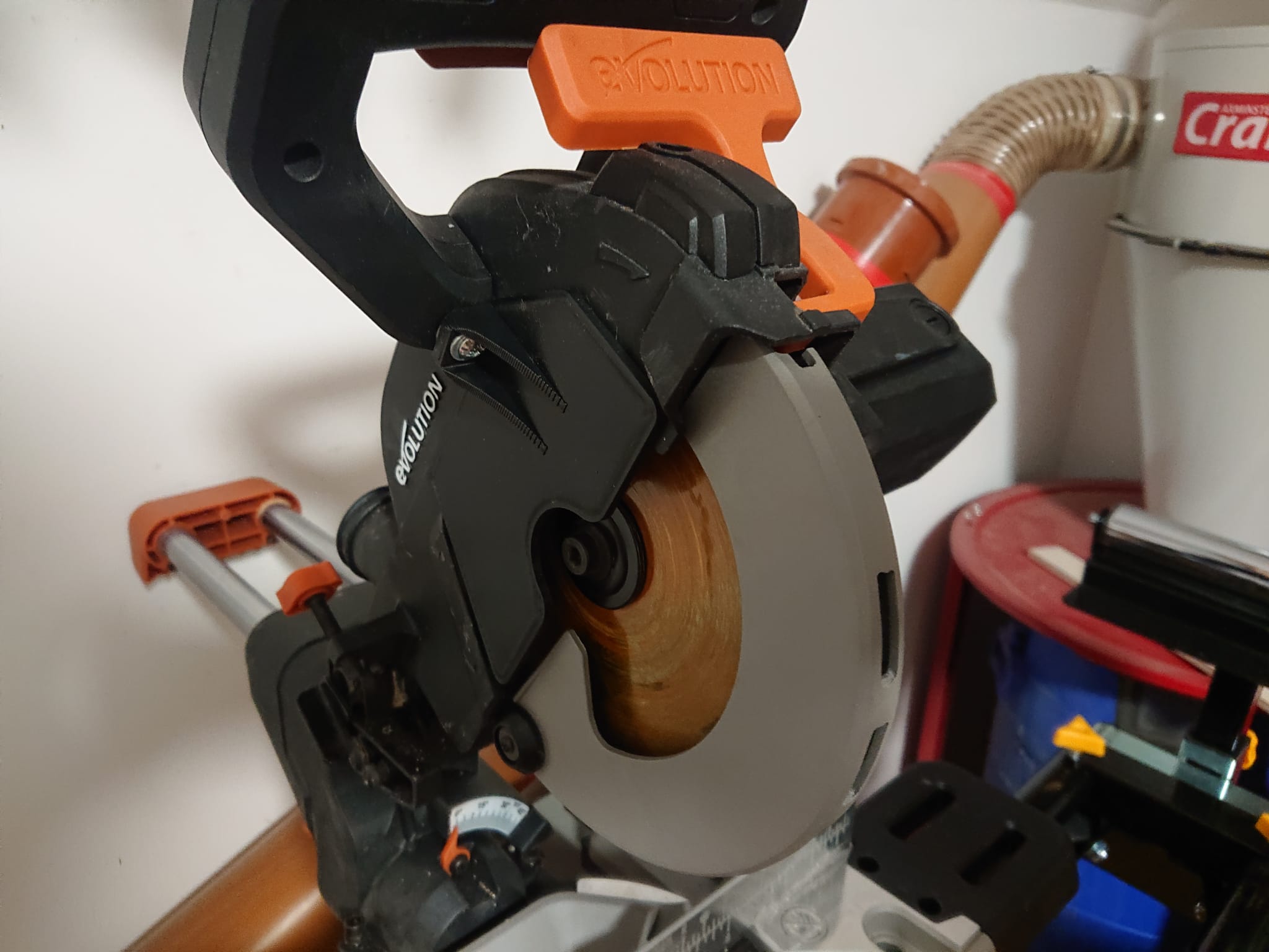 Evolution mitre saw dust extraction cover