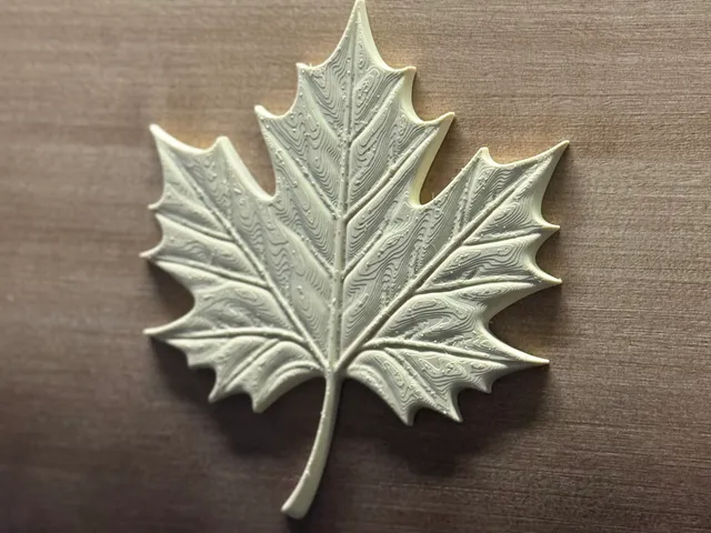 relief maple leaf solo symbol model