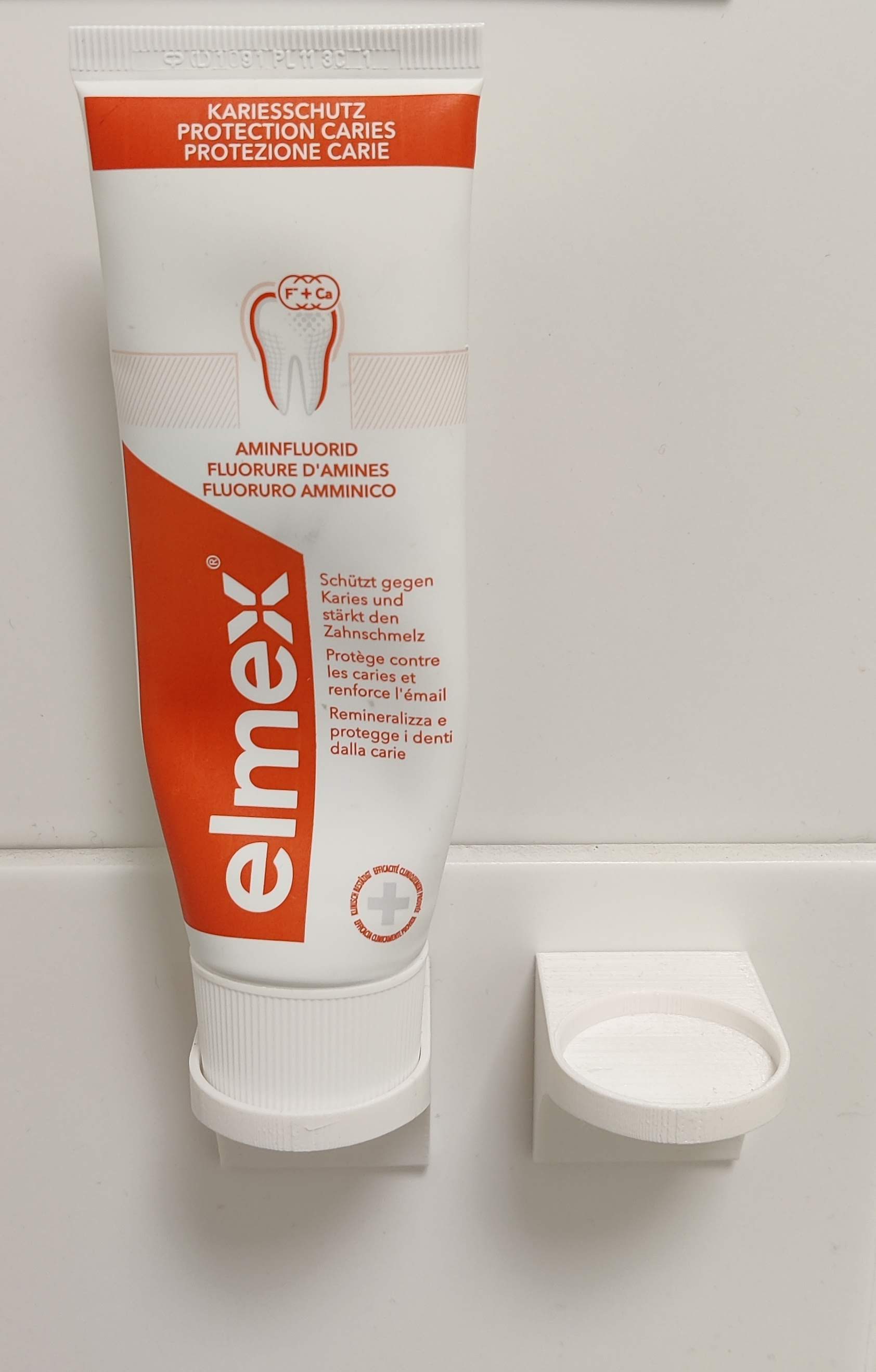 Toothpaste holder (no drilling)