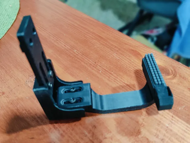 Gantry mounted nozzle brush