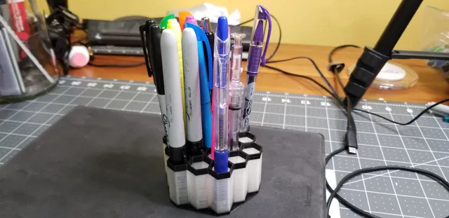 Sharpie Holder / Pen Stand