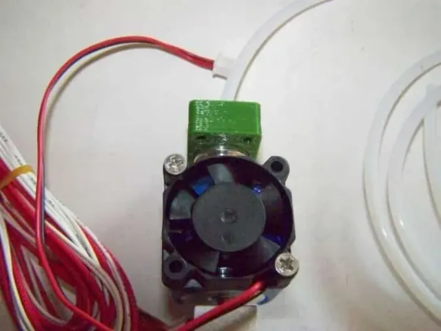 Adapter for E3D V6 clone in a printer designed for E3D V5
