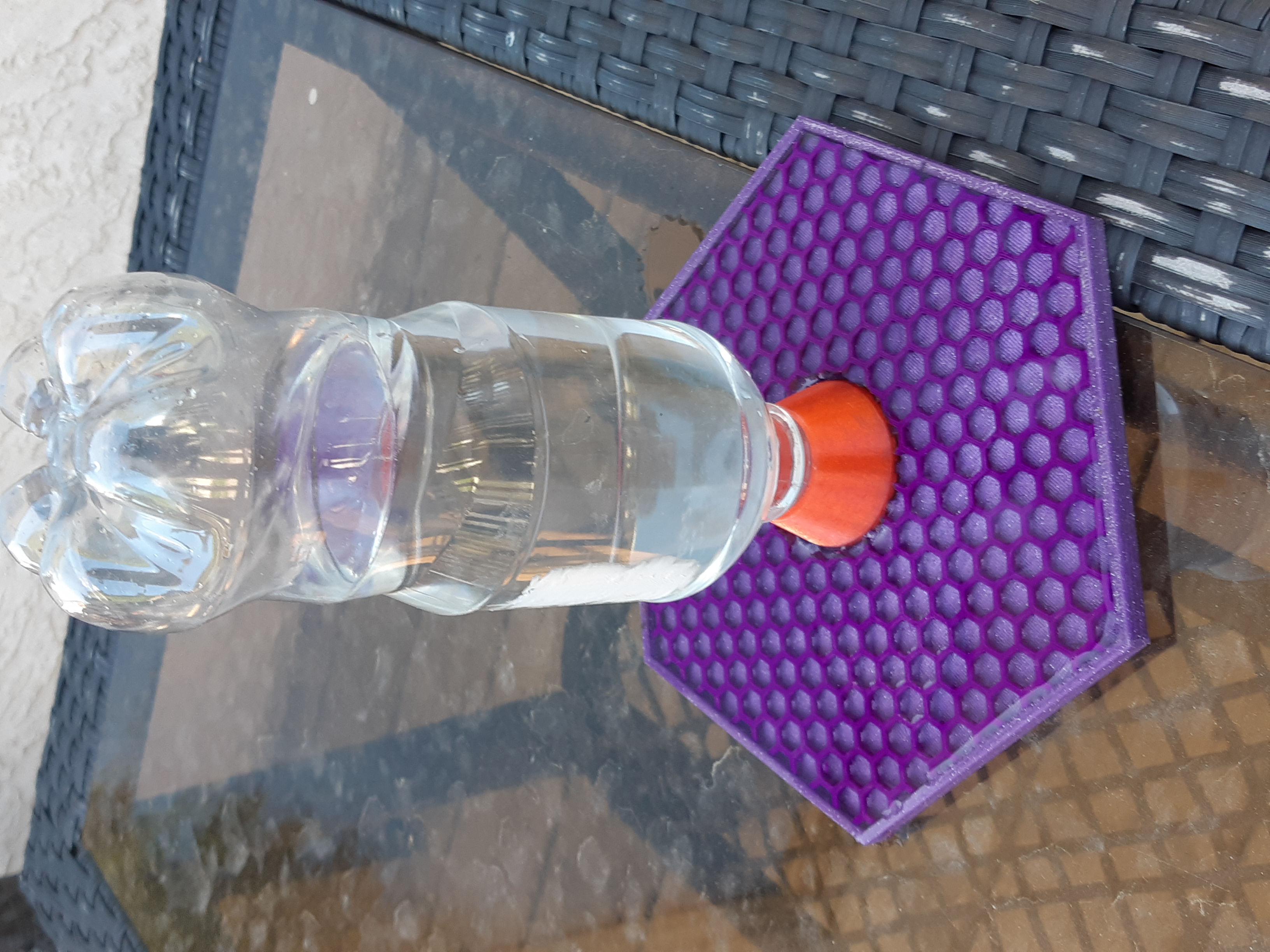 WindyCone Remix for NicG's Bee feeder.