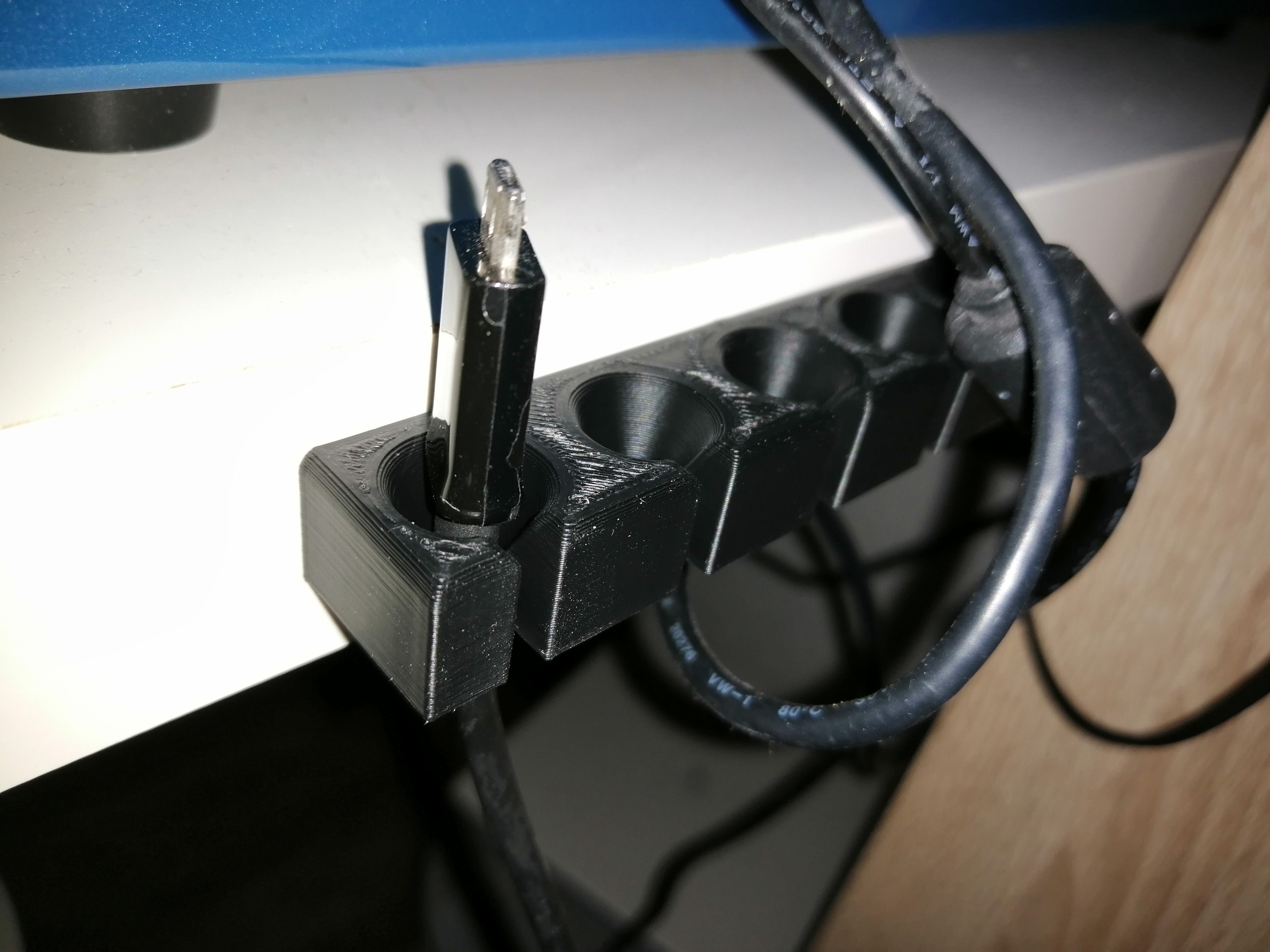 Cable holder