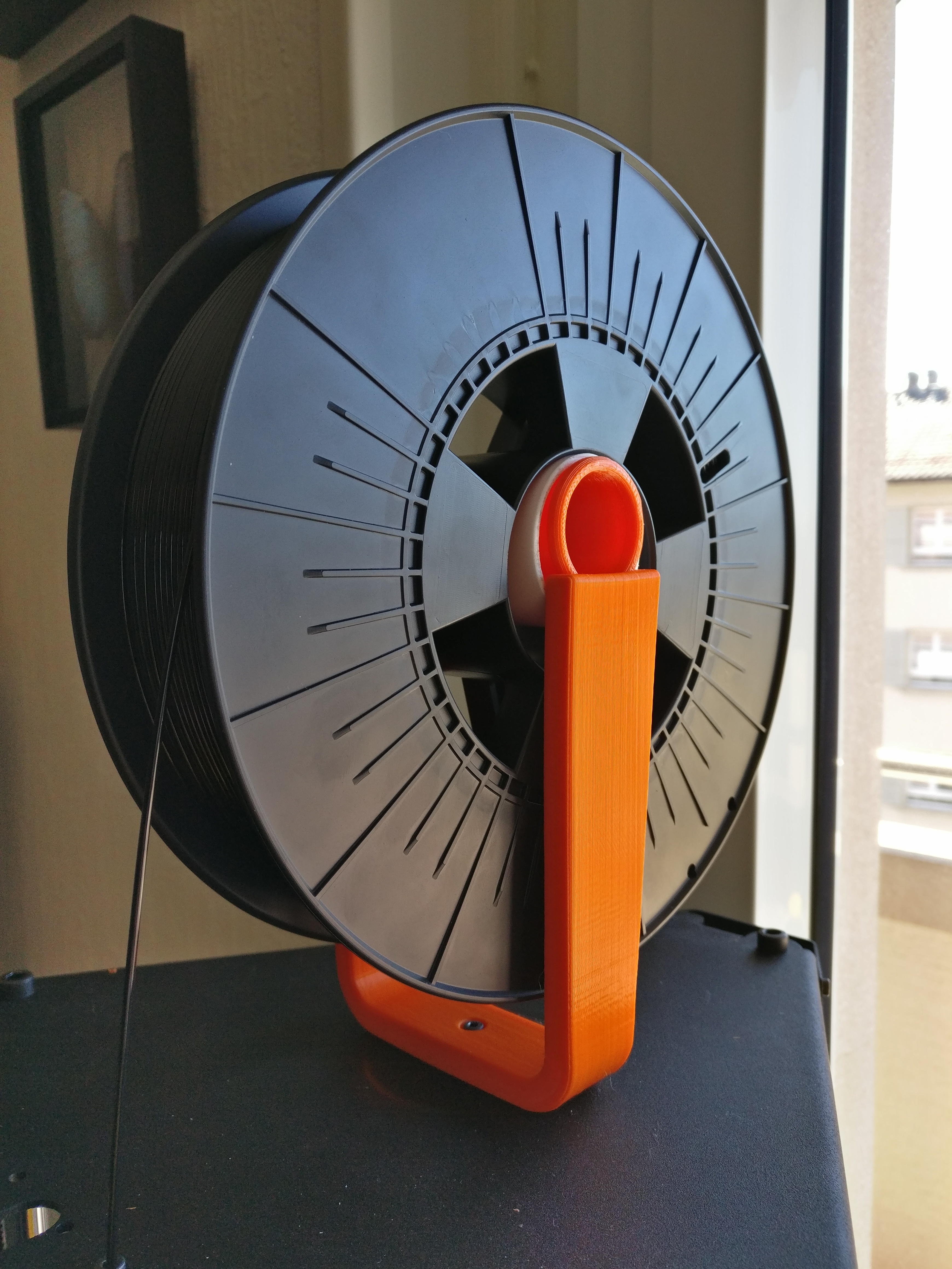 Simple spoolholder with one M3 mounting screw