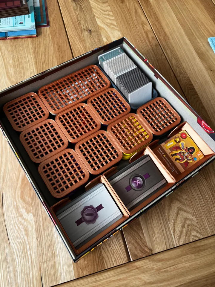 Box Organiser for Meeples & Monsters par Paul Howie, Téléchargez  gratuitement un modèle STL