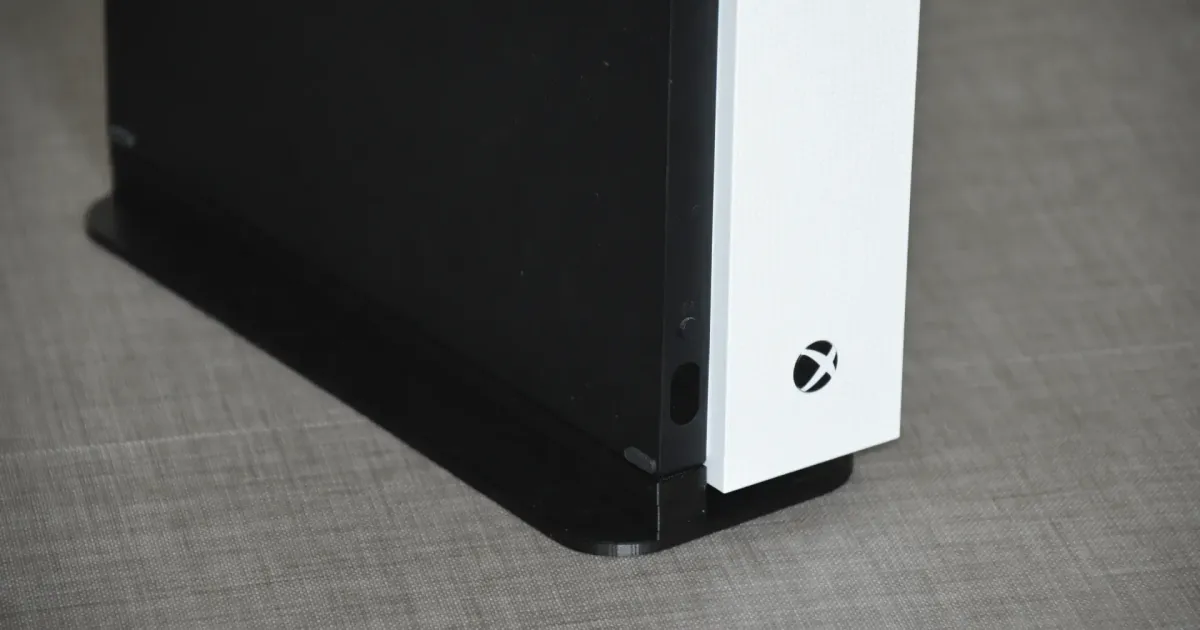Xbox One S Vertical Stand with Rounded Corners by KubiV, Download free STL  model