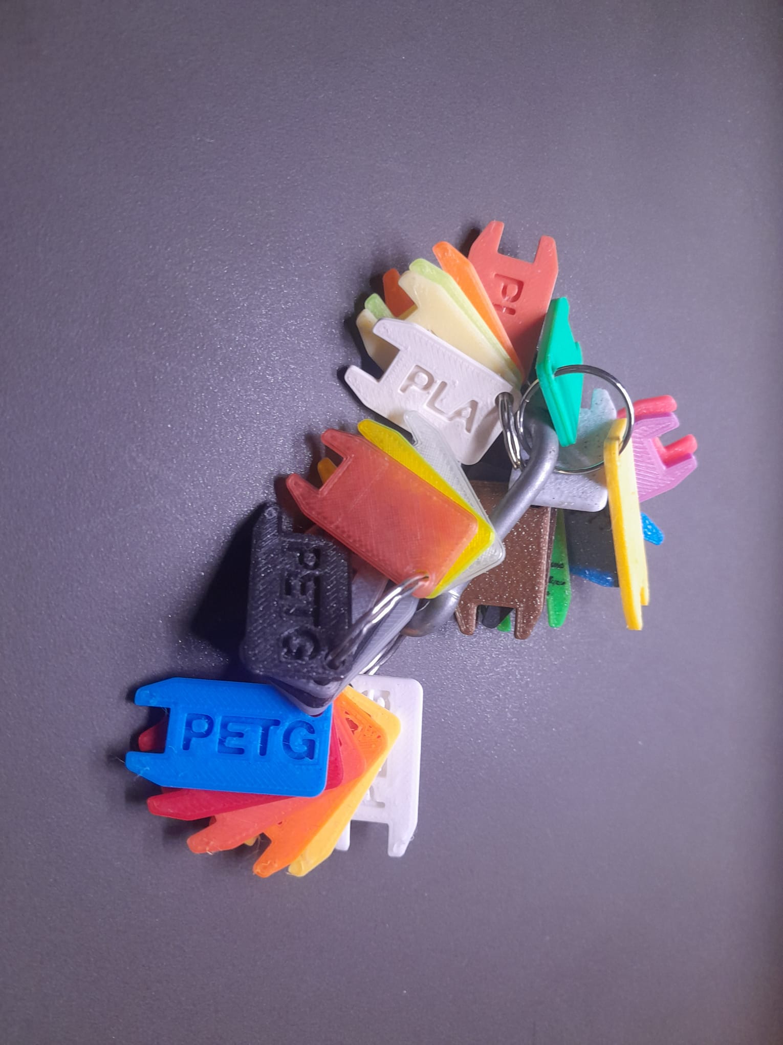 Filament swatch clips