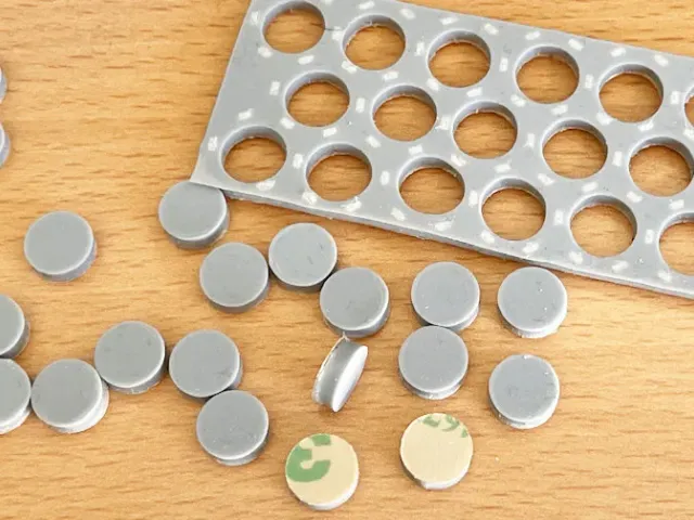 Production of self-adhesive silicone parts (Example: Rubber discs for Tefifon Holiday/KC-4)