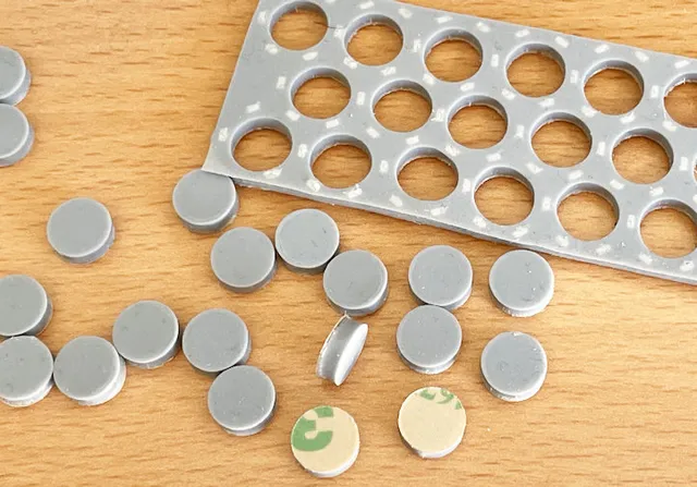 Production of self-adhesive silicone parts (Example: Rubber discs for Tefifon Holiday/KC-4)