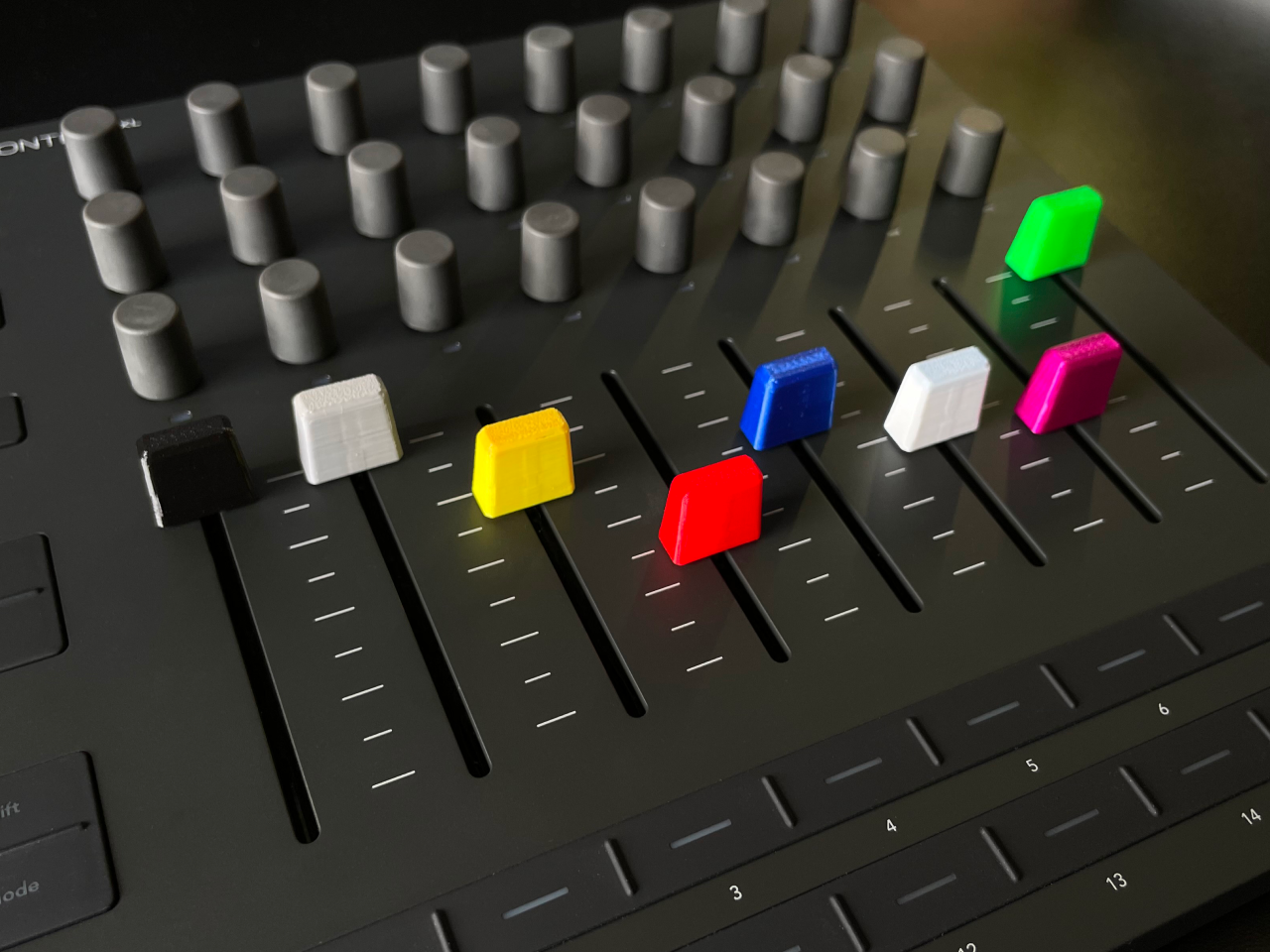 CUSTOM FADER FOR NOVATION LAUNCH CONTROL XL3