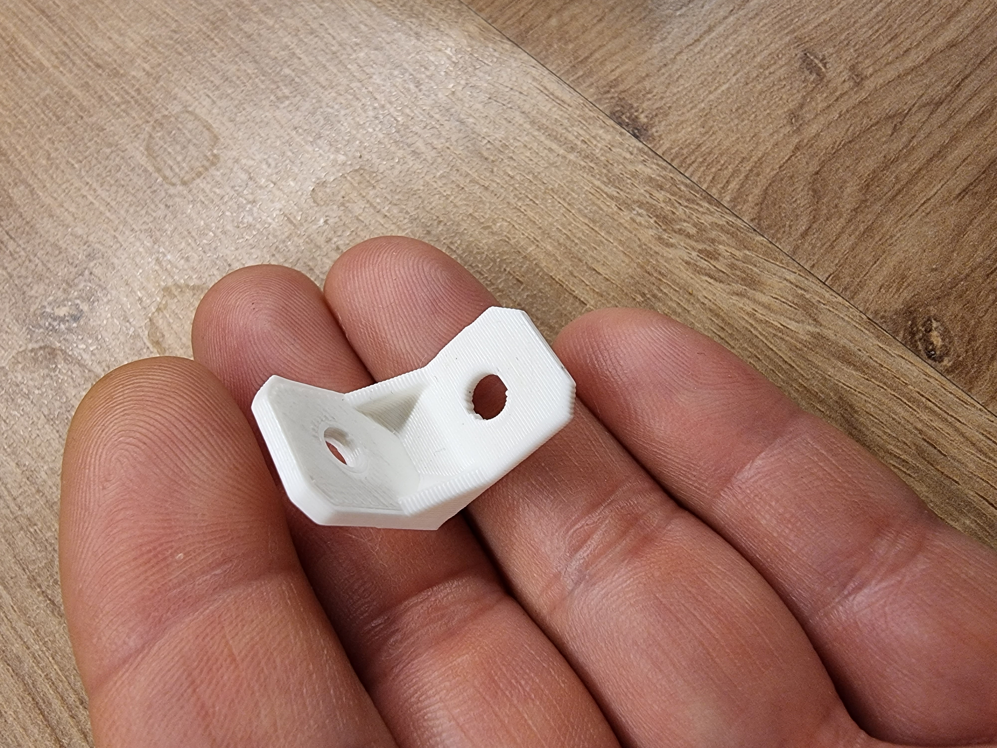 Small angle bracket 19mm x 19mm