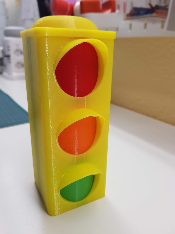 Miniatura 2 do modelo 3D Traffic light toy