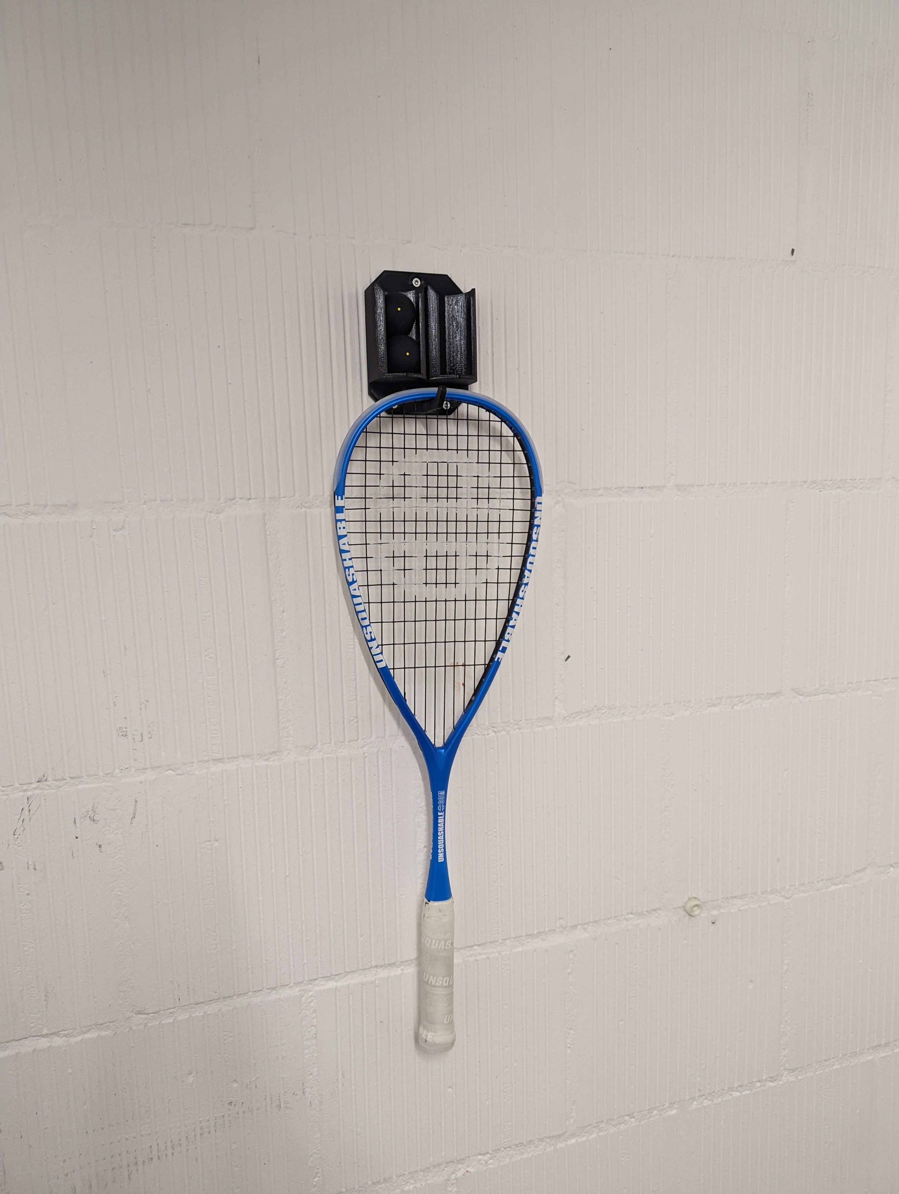 Squash racket + balls wall holder