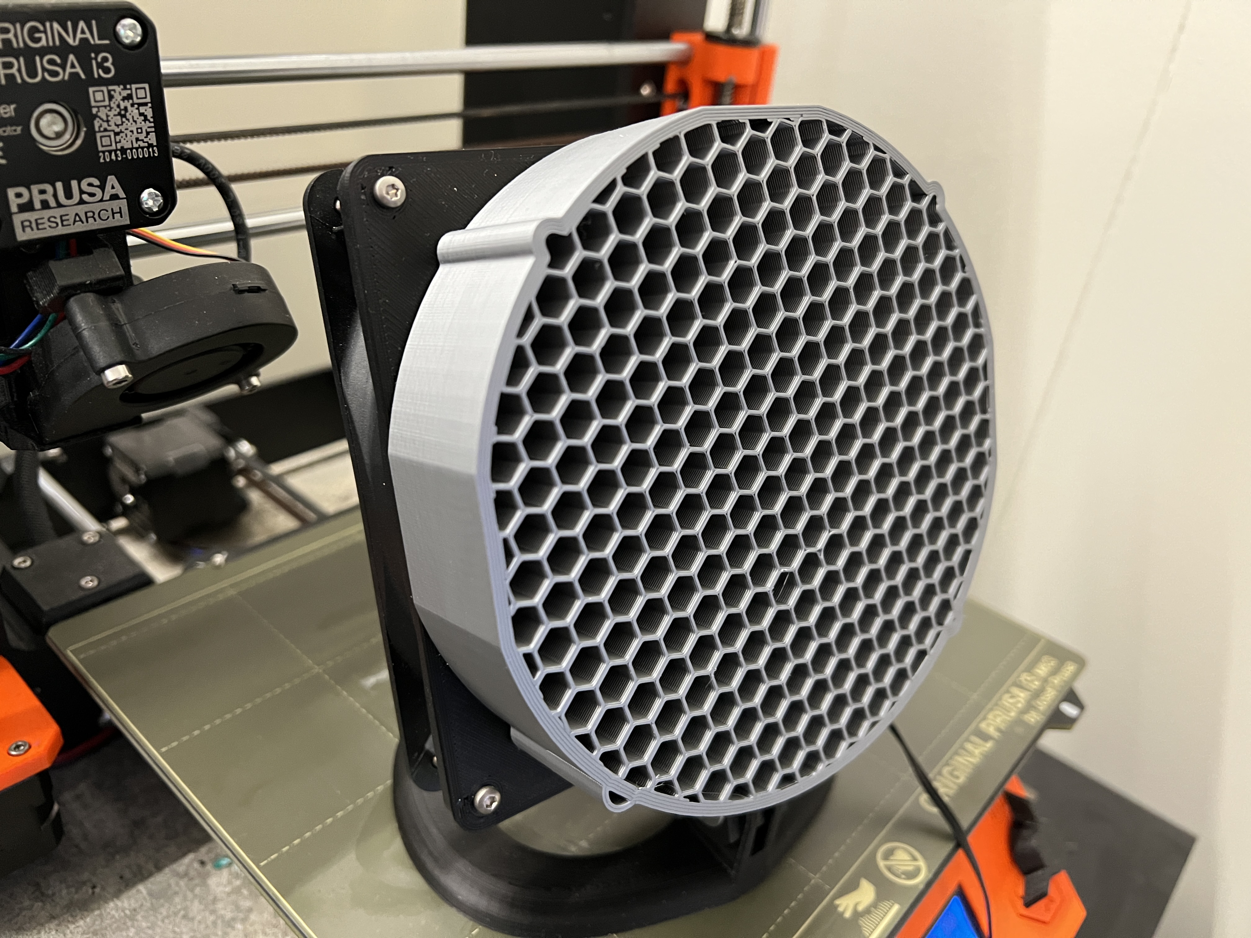 140mm desk fan with cover