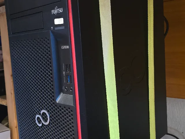 PC mounting bracket for suspended installation