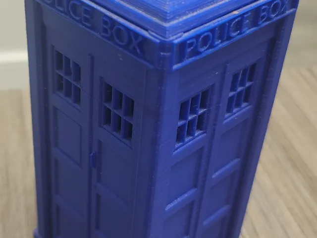 "Highly Refined & Detailed Tardis" cleaned up and bigger
