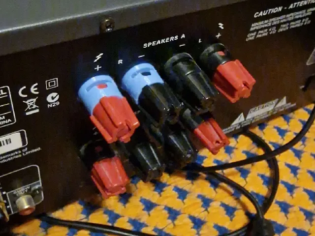 Speaker connector plate, NAD C720BEE
