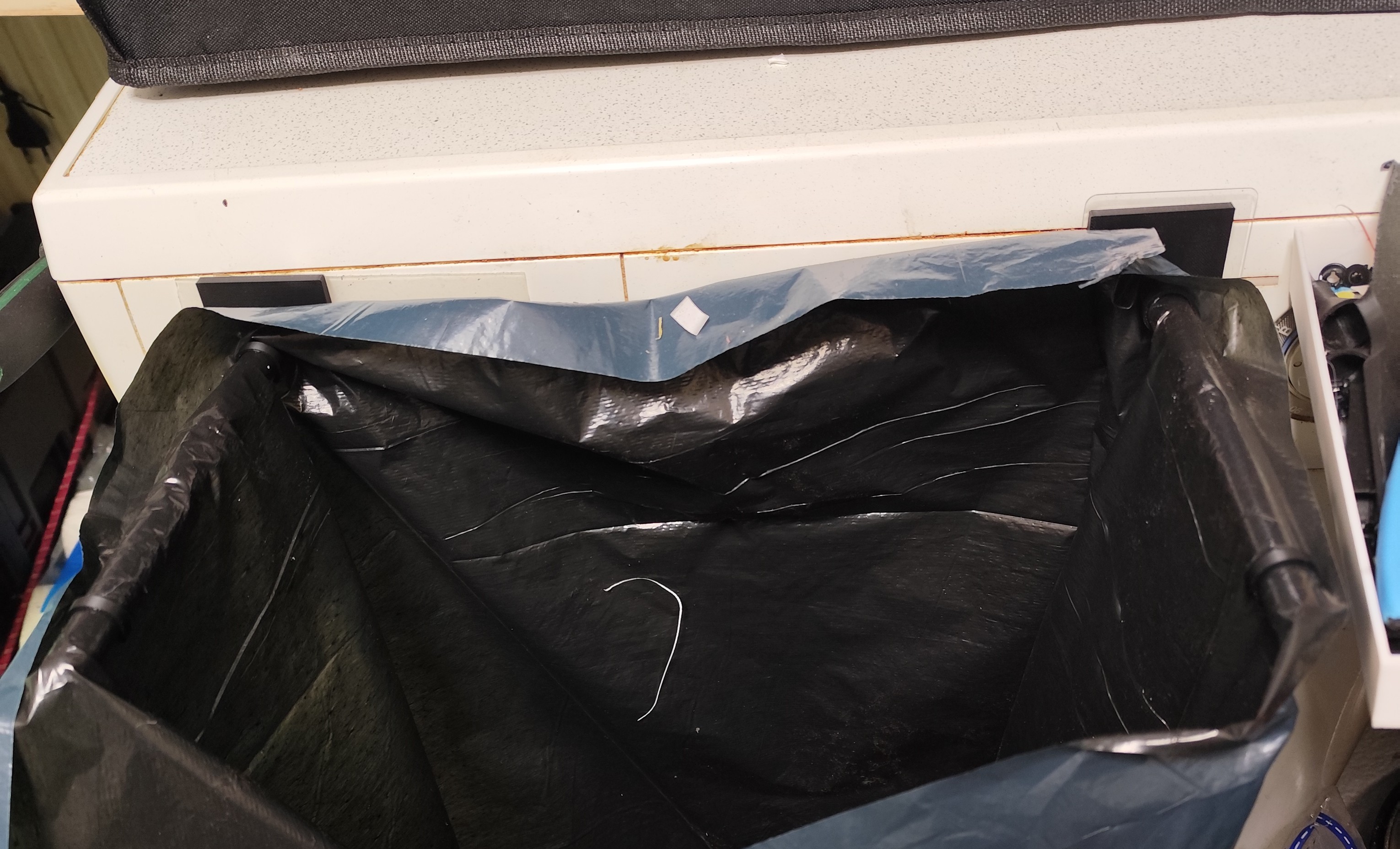 quick fit rubbish bag hanger — thumbnail 3