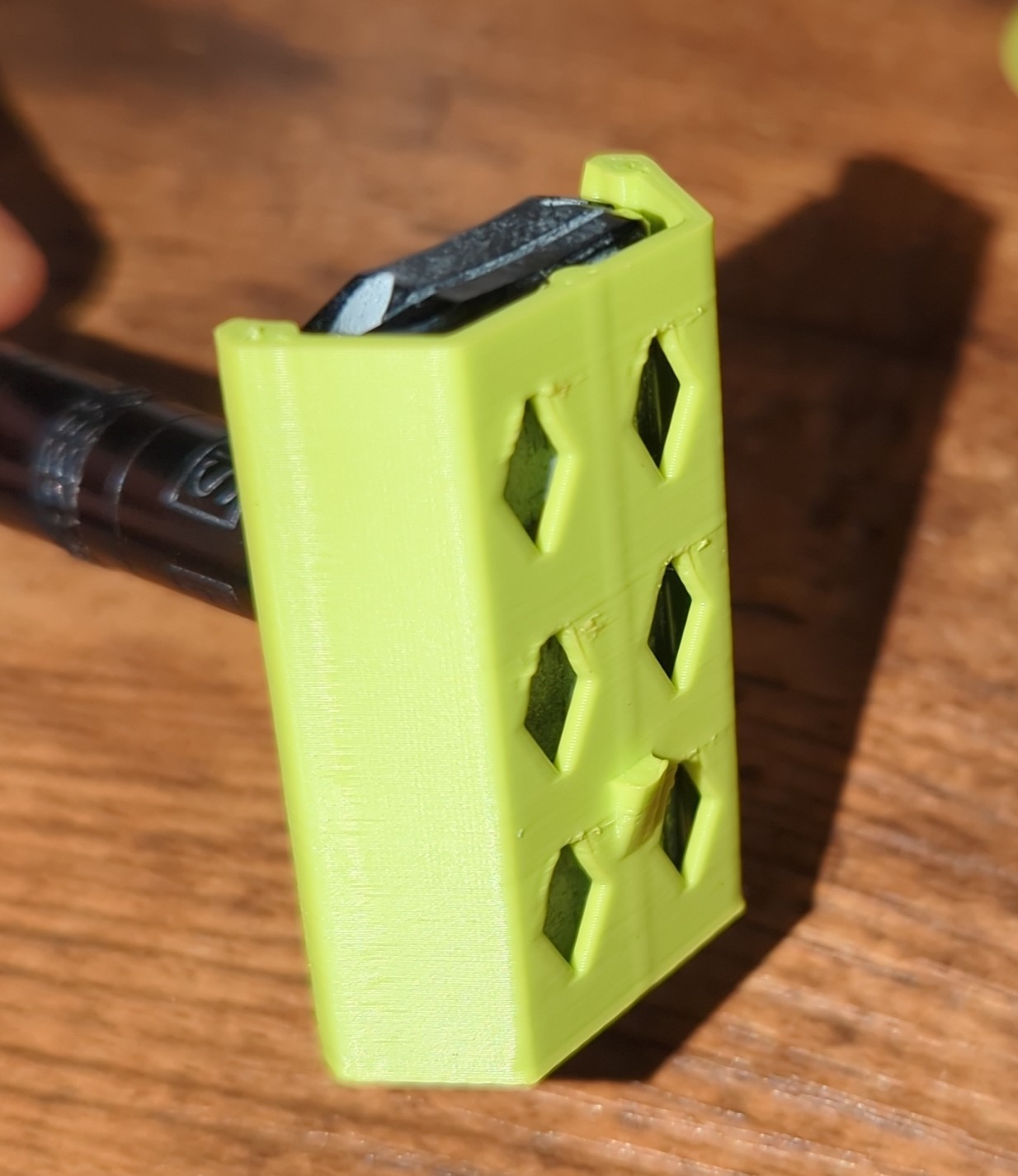 minimalist protective cover for Henson AL13 safety razor